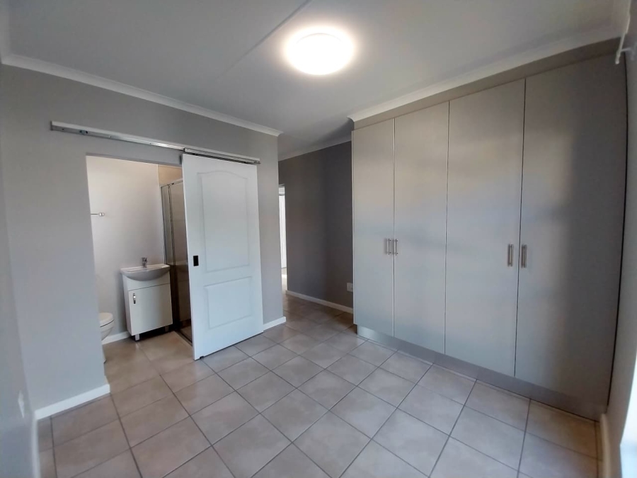 2 Bedroom Property for Sale in Pacaltsdorp Western Cape
